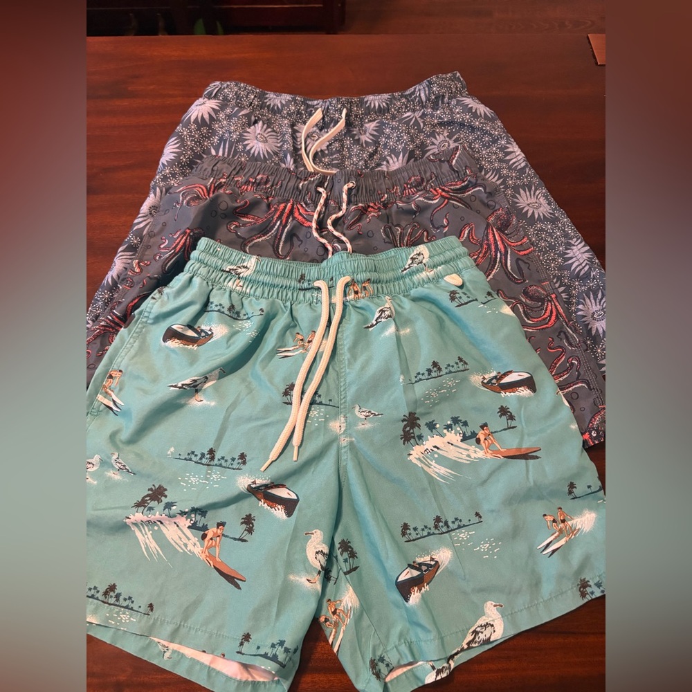 Mixed Brands Men's Swim Trunks (Medium)